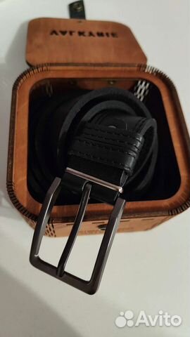 Кожаный ремень в подарочной упаковке