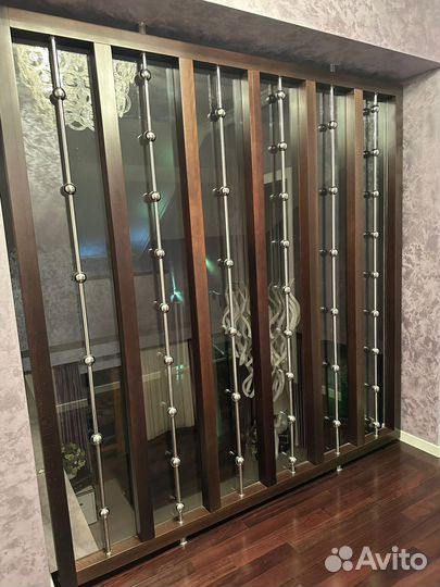 Ширма из дерева и нержавейки