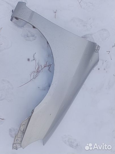 Крыло переднее правое на Тойота Королла