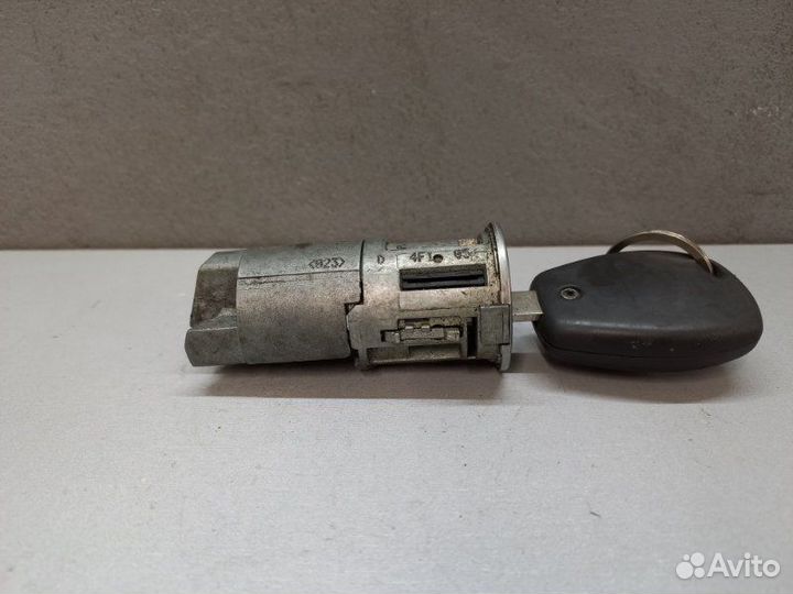 Замок зажигания Renault Logan 2010