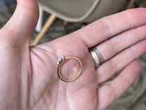 Кольцо с бриллиантами 17,5 золотое корона
