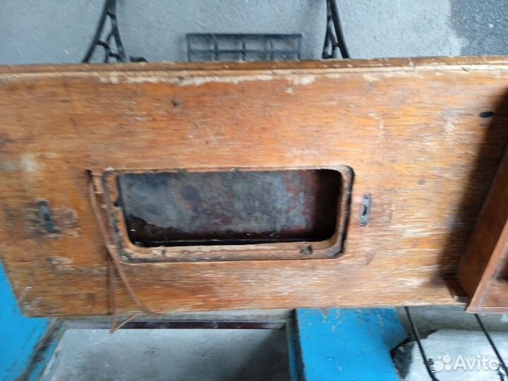 Швейная машина бу на станине СССР