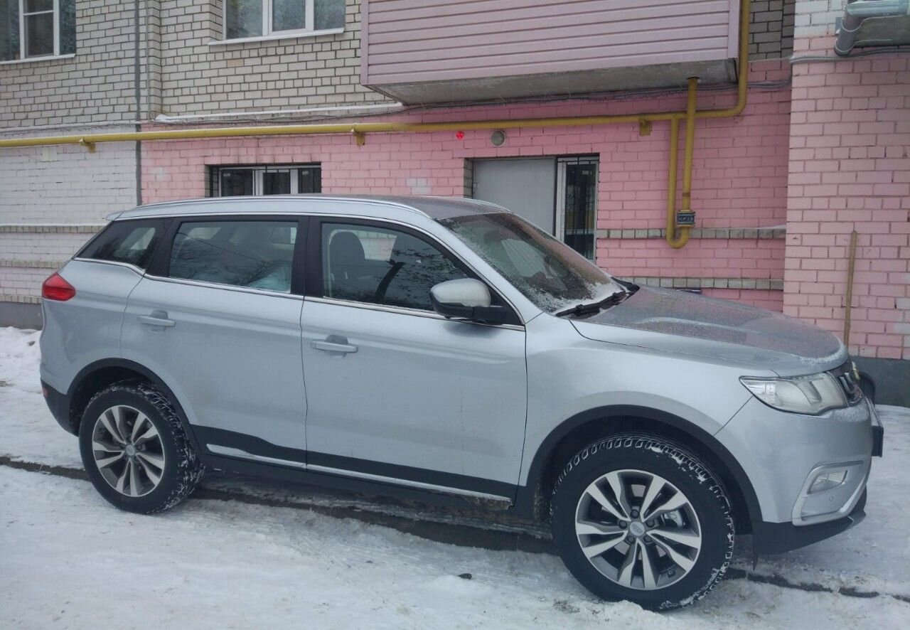 Geely Atlas: фото владельца