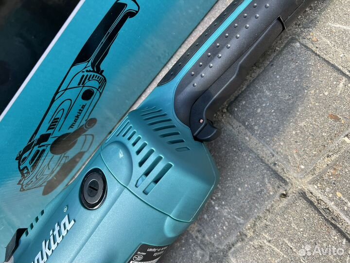 Большая ушм Болгарка Makita 235мм