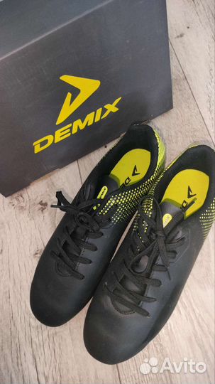 Футбольные бутсы 38 размер новые