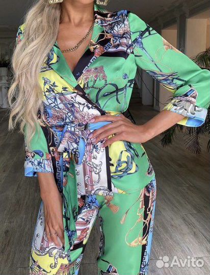 Брючный костюм женский 40