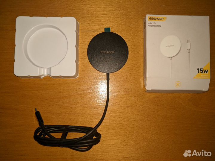 Беспроводное зарядное устройство Essager