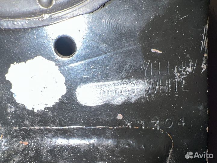 Опора двигателя правая новая Dodge Neon