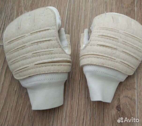 Защита для единоборств (защита голени и перчатки)