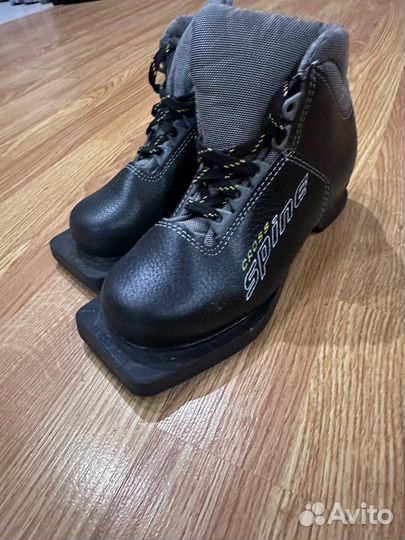 Лыжные ботинки