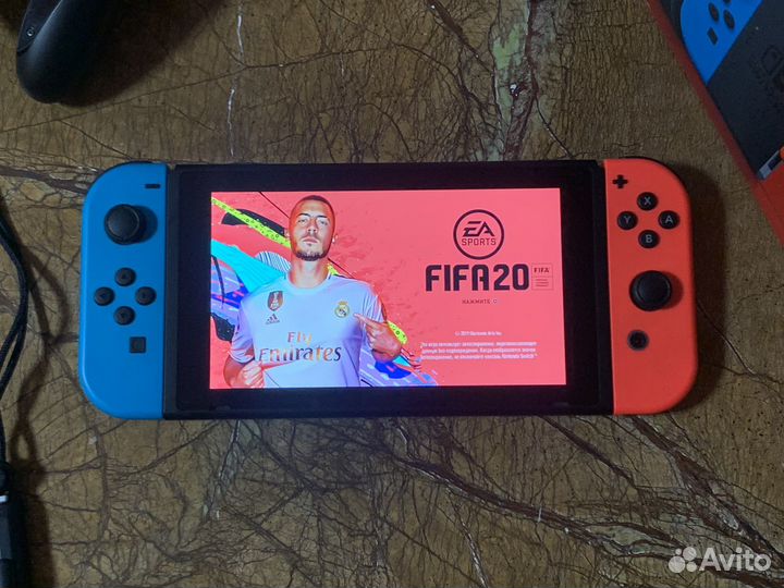 Nintendo Switch rev. 2 + FIFA 20