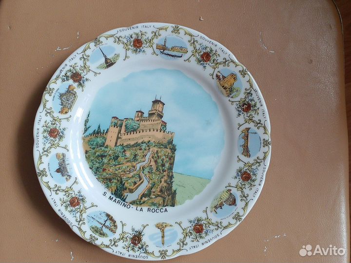 Настенная тарелка