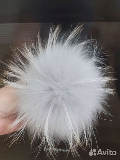 Меховые помпоны
