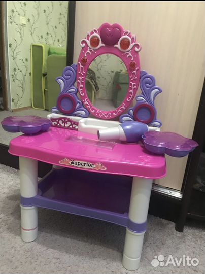 Туалетный столик для девочки
