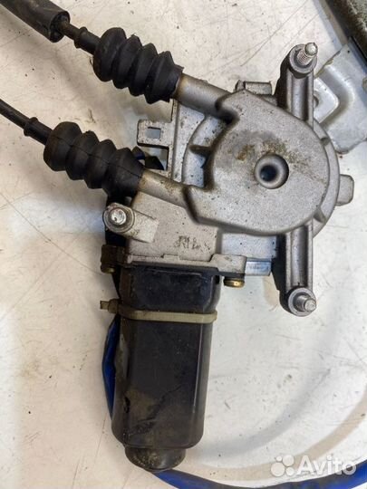 Мотор стеклоподъемника задний правый Kia Spectra