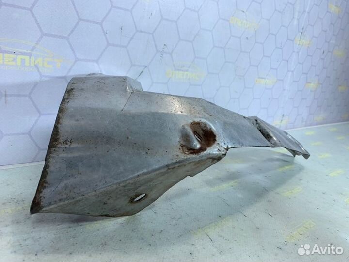 Экран теплозащитный левый Opel Omega B