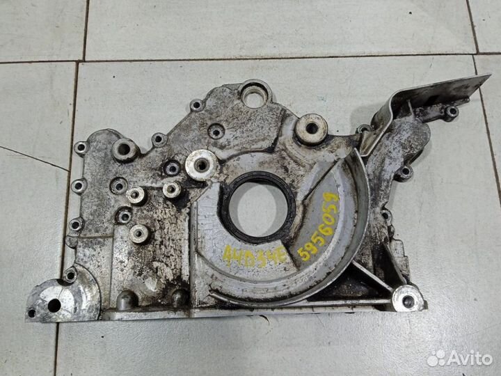 Крышка двигателя передняя