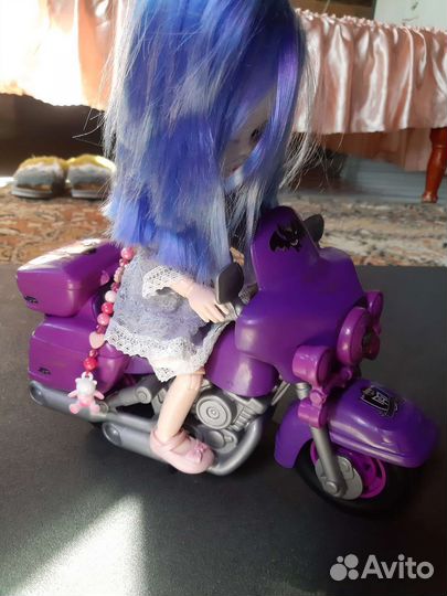 Карусель, микрофон, дудочка, качели,феи,мотцикл