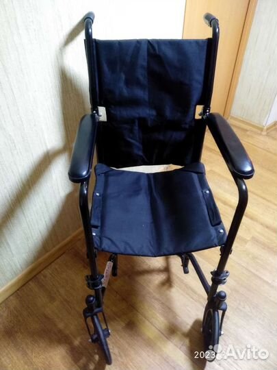 Инвалидная коляска складная бу