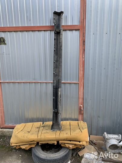 Накладка порога Toyota Crown Majesta 186 04-09 гв