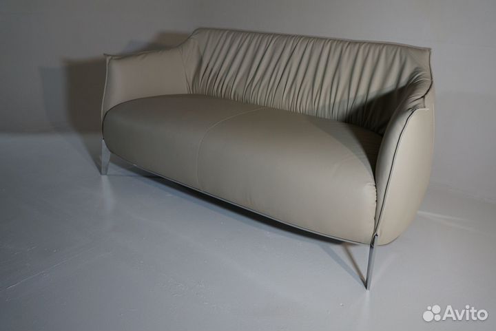 Дизайнерский диван Poltrona Frau Archibald