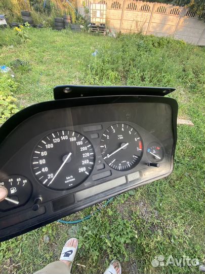 Приборка Hi e34 525i