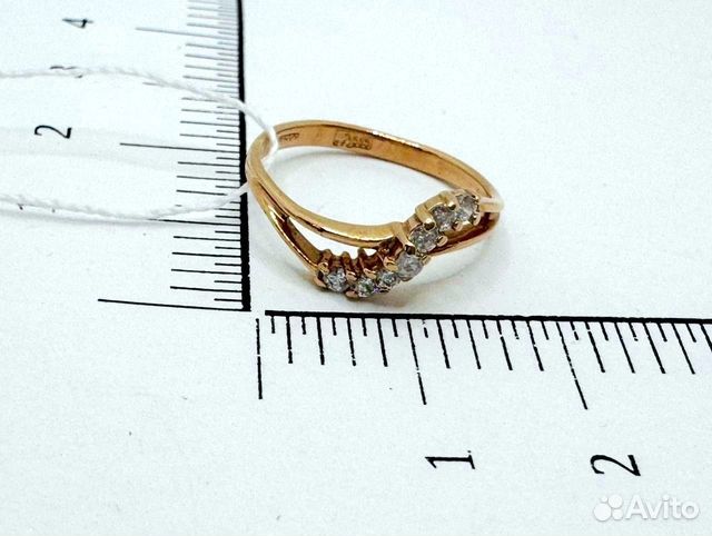 Золотое кольцо с камнем 16,5р