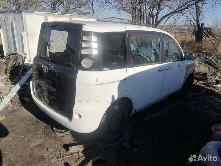 Toyota Sienta 1.5 AT, 2009, битый, 111 111 км
