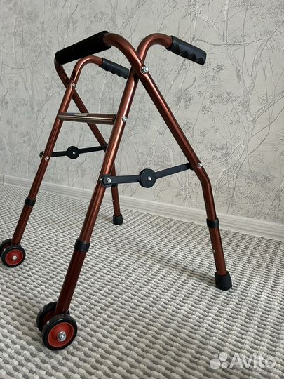 Складные детские опоры-ходунки