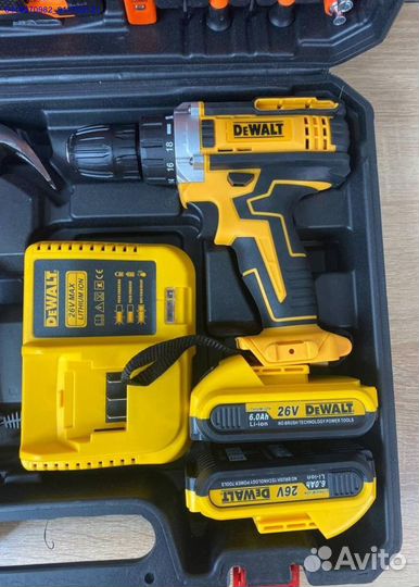 Шуруповерт DeWalt + набор инструментов