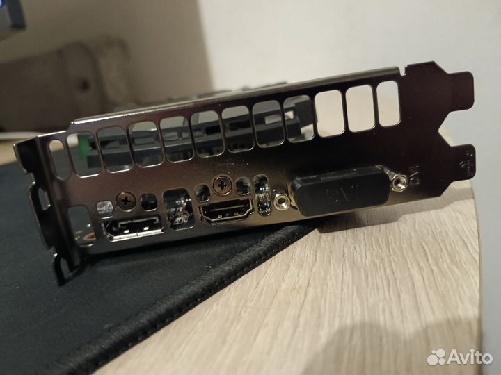 Видеокарта asus RX 550 4GB
