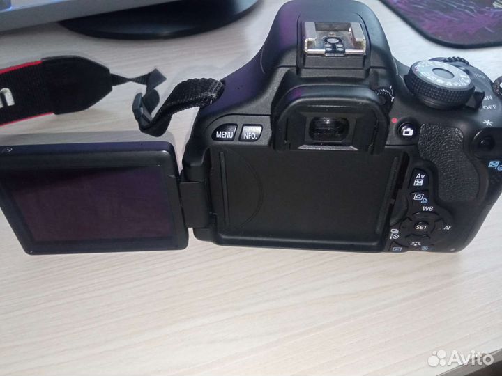 Canon 600d с объективом