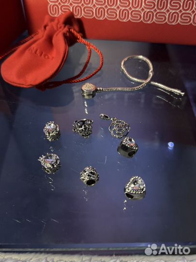 Браслет с шармами