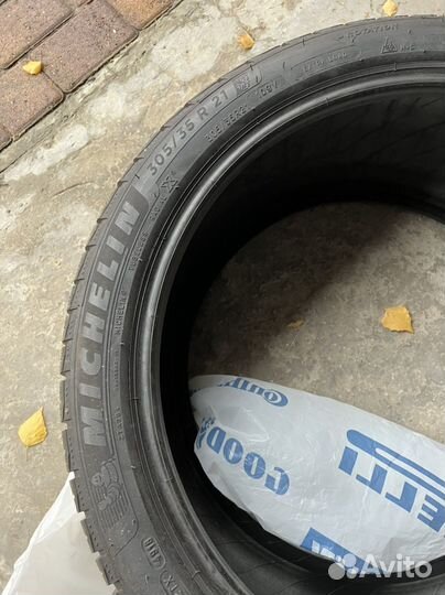 Michelin Pilot Alpin 5 SUV 275/40 R21 и 305/35 R21 109V