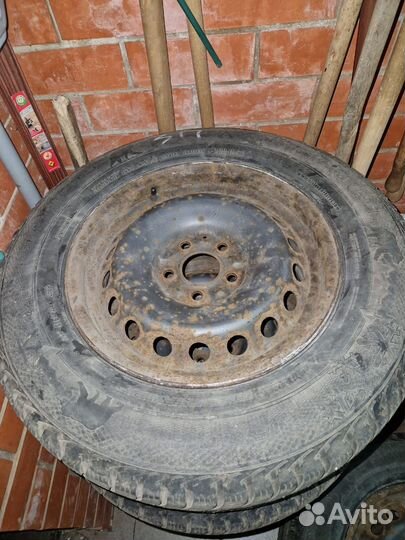 Gislaved NordFrost 100 215/70 R16 140J