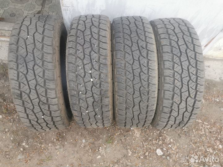 Triangle TR292 235/65 R17 104T