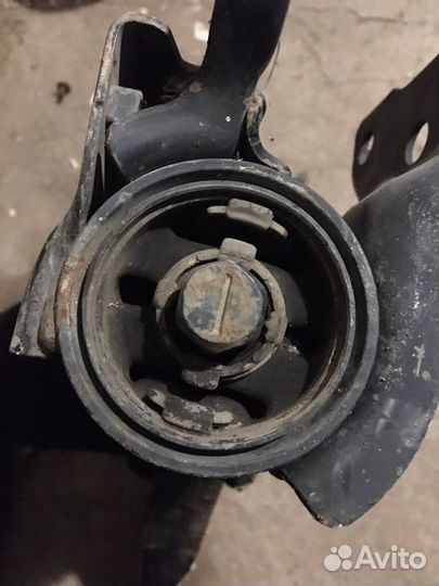 Рычаг передний левый нижний Honda CR-V 3