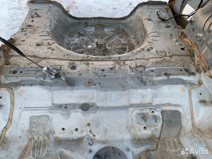 Ниша запасного колеса Mazda 6 GH