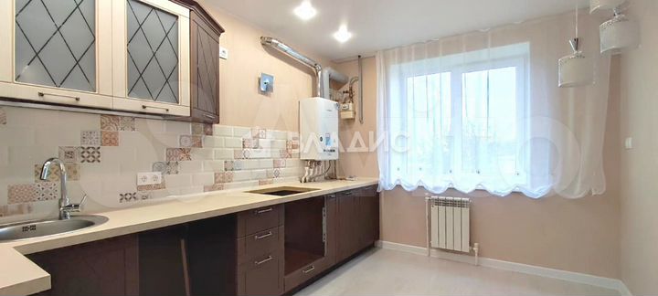2-к. квартира, 54 м², 1/3 эт.
