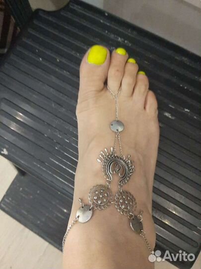 Браслет на ногу