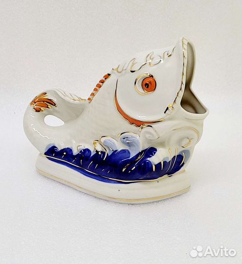 Фарфоровая статуэтка салфетница 