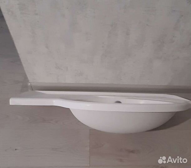 Полка настенная навесная под раковину