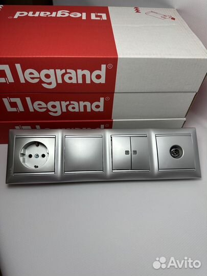 Розетка двойная Legrand Valena