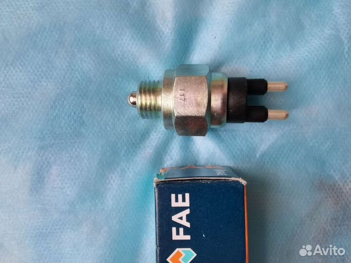 Датчик заднего хода МКПП Вольво 940 740