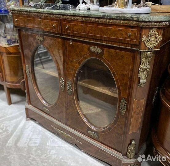 Комод. Шкаф со стеклом тумба. Мебель из массива