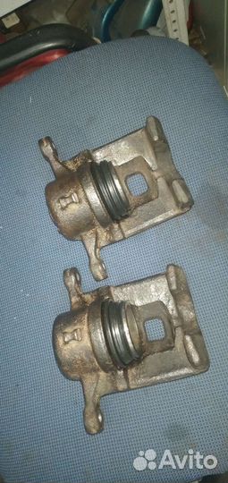 Суппорта Ford Fiesta 1 766 808, 1 766 840