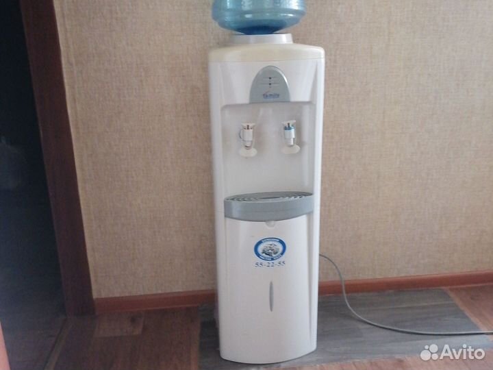 Куллер для воды напольный