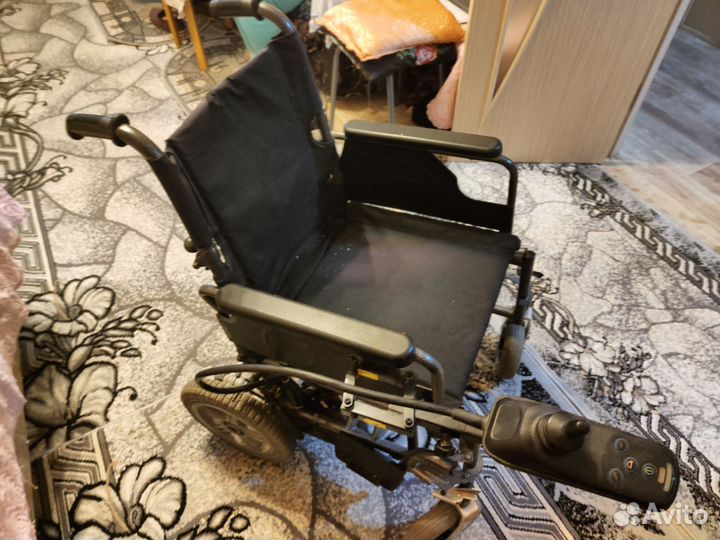 Инвалидная коляска с электроприводом
