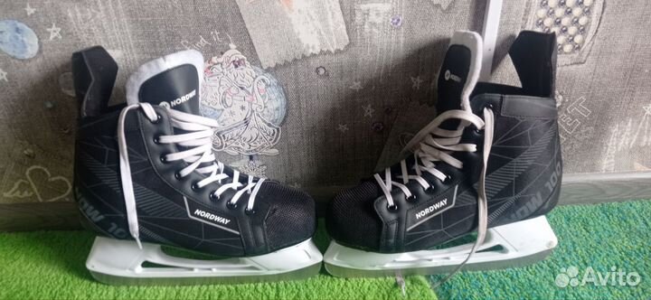 Коньки хоккейные 42 размер