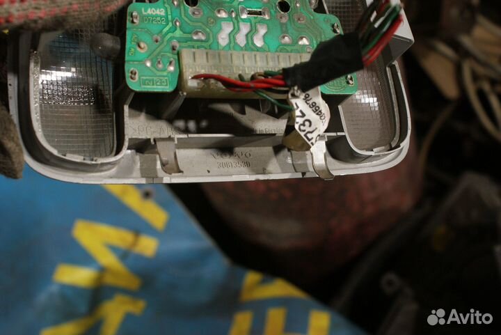 Плафон Volvo V40